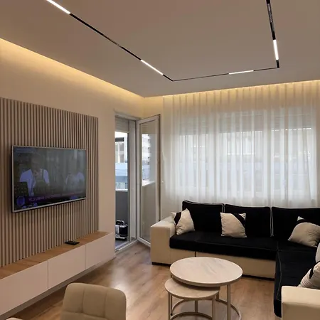 Univers Modern Tirana