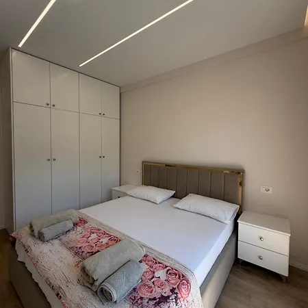 Univers Modern Tirana
